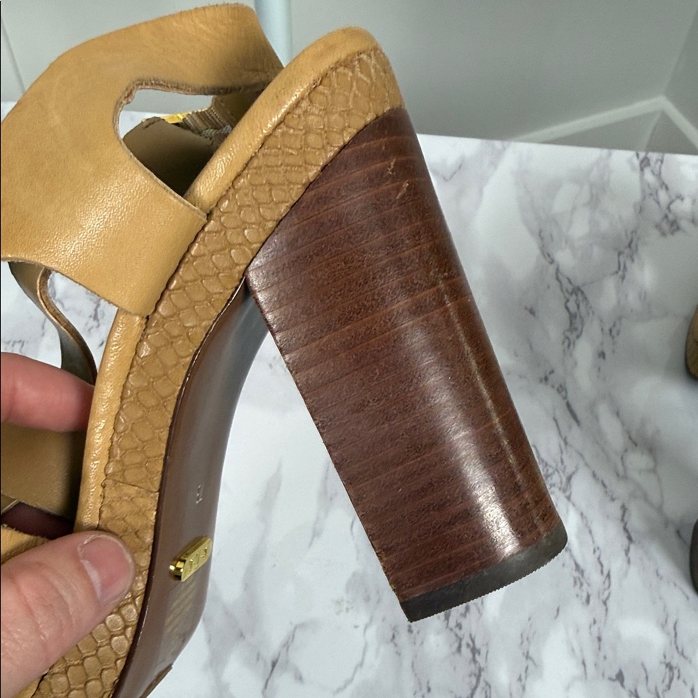 Lauren Ralph Lauren Elegant Tan Women's Sandals - Picture 11 of 12